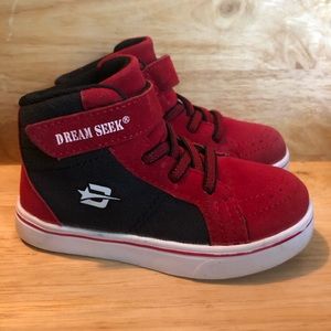 Dream Seek High Top Sneakers Boys 7 USA 23 EURO